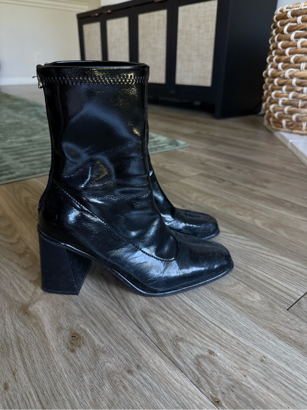 Forever 21 Black Patent Mid-Calf Block Heel Boots
